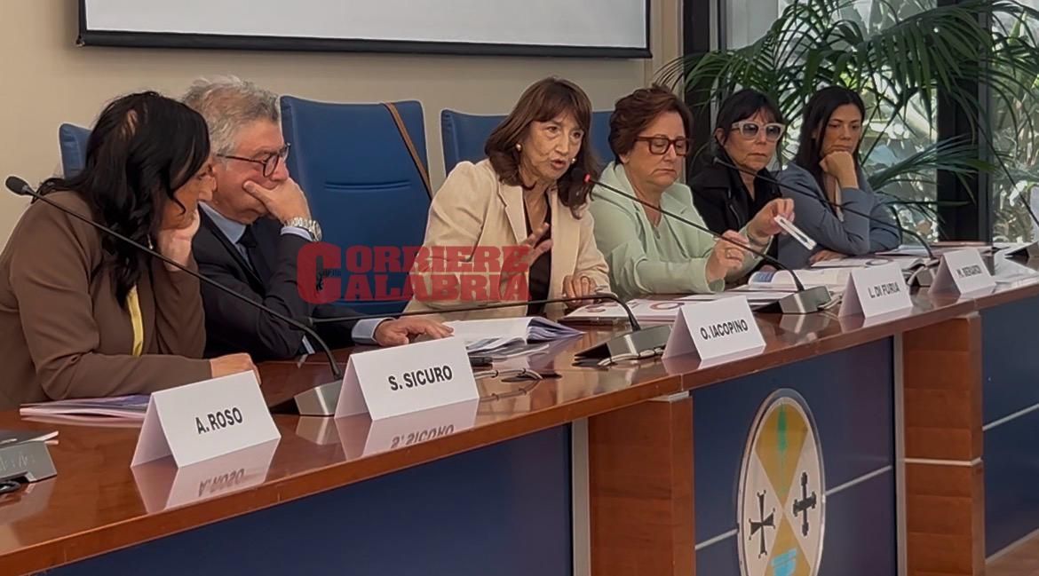 «Donne e uomini hanno bisogni diversi»: l’Asp di Reggio presenta il bilancio di genere con 12mila ricoveri nel 2025