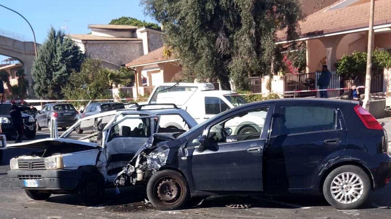 Incidente stradale sulla statale 106 Jonica, perde la vita un anziano