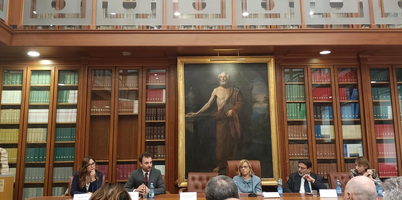 “Gli Invisibili. Ammazzati dalla mafia e dall’indifferenza”, la mostra al tribunale di Cosenza