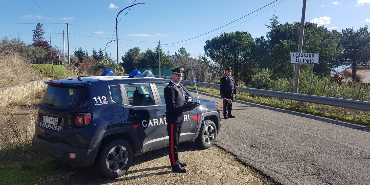 Trovato con droga in casa e in auto, arrestato