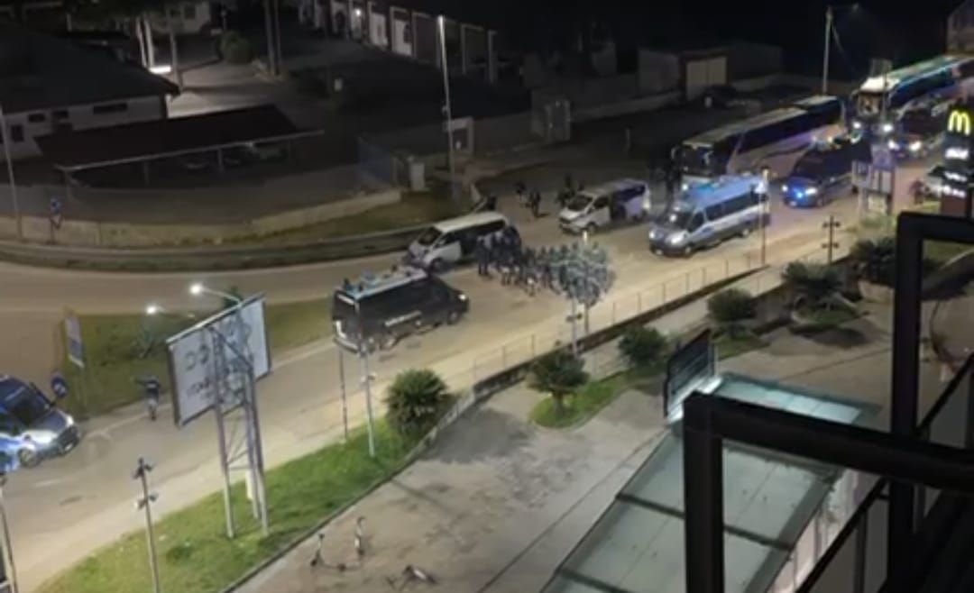 Scontri nel post Cosenza-Catanzaro, eseguiti otto arresti: sono tutti ultras giallorossi