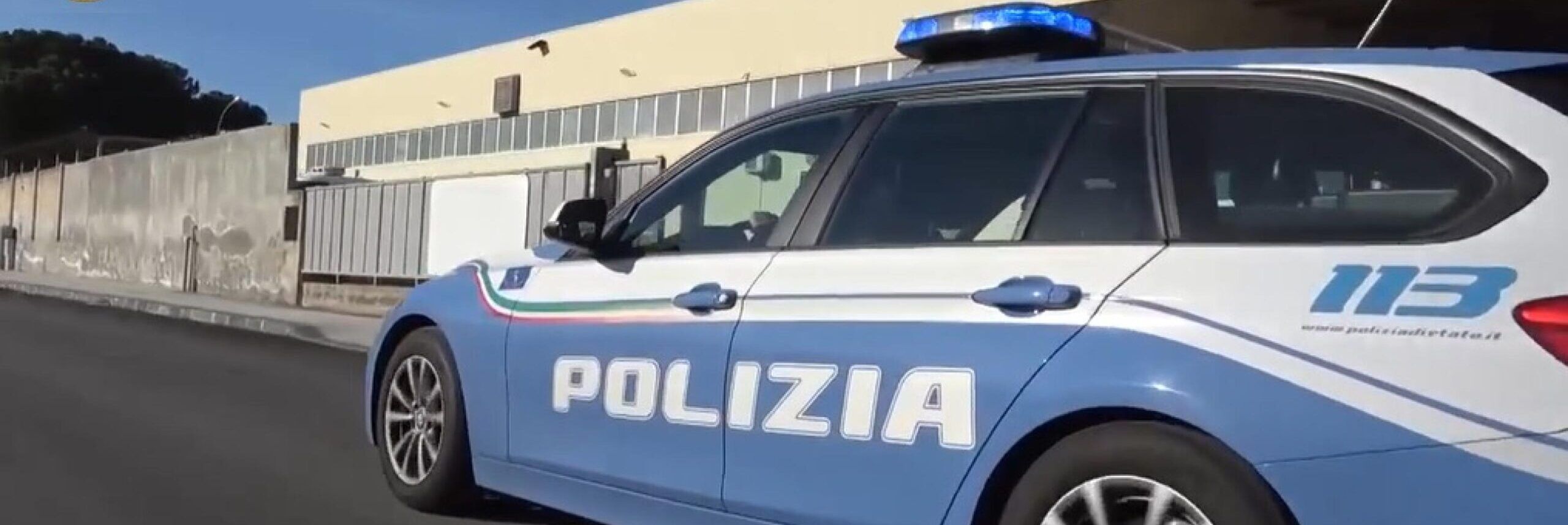 Simula l’incidente del figlio di 11 anni, indagato il padre