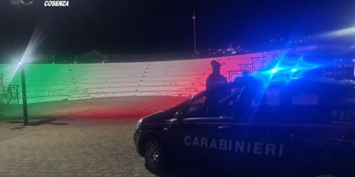 furto e resistenza a pubblico ufficiale cosenza