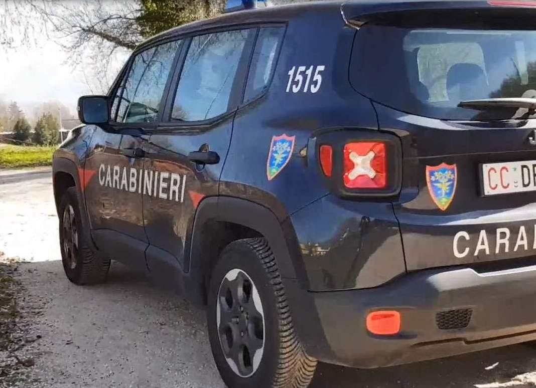 Cadavere di donna in baule in un’abitazione nel Casertano