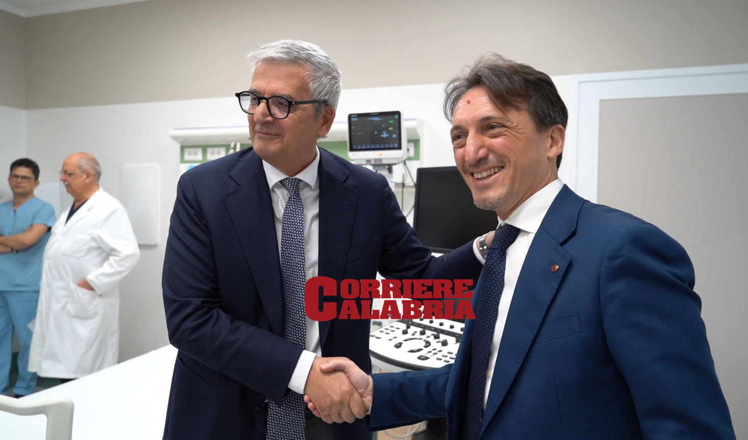 Ecografi di ultima generazione, 14 posti letto e comfort per i pazienti. Ecco il nuovo reparto di Nefrologia di Cosenza – FOTO