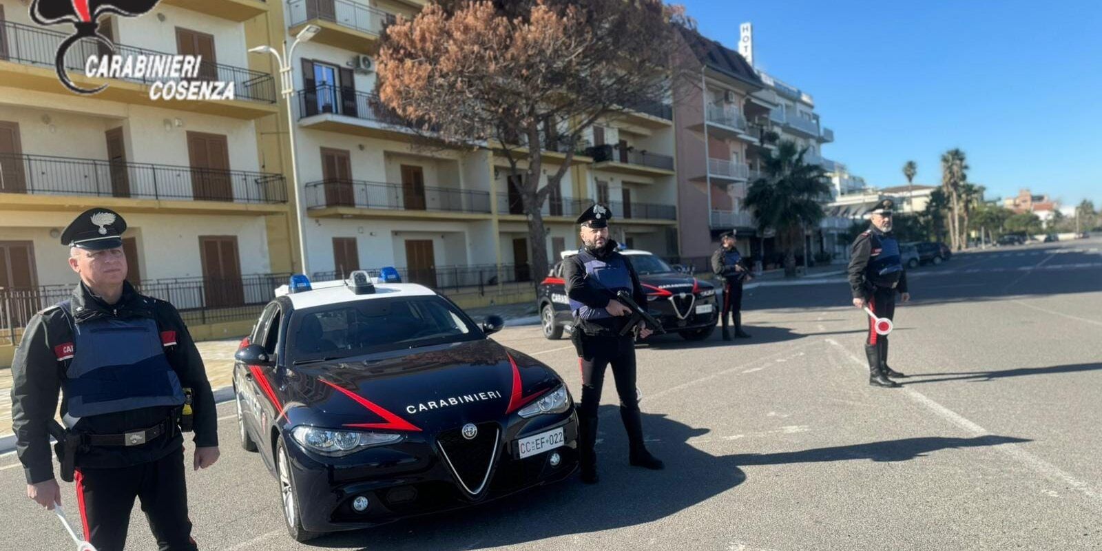 Giovane straniero sorpreso con oltre 15 dosi di cocaina: in manette