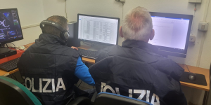 Immigrazione clandestina e presunti favori dalla Prefettura, 10 indagati a Crotone