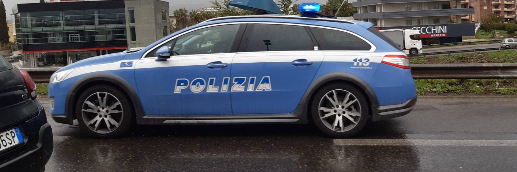 Auto falcia tre ragazzi, morto un 16enne