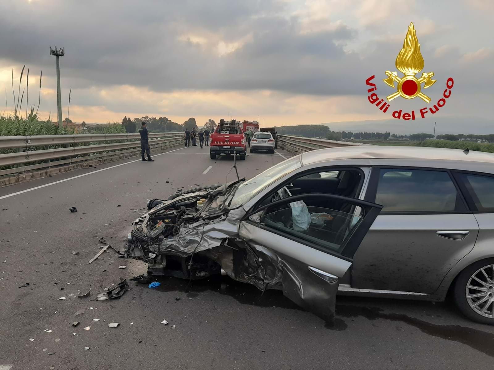 Scontro frontale sulla SS18 tra Gizzeria e Lamezia, due feriti