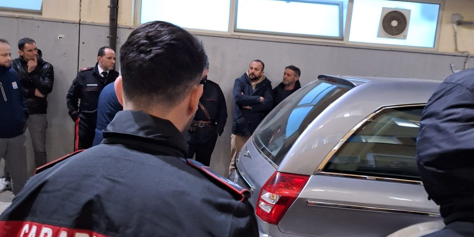 Resta schiacciato da un grosso lastrone di cemento, operaio muore a Castrovillari