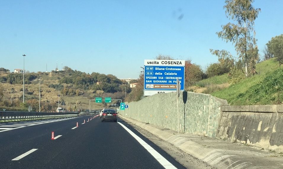 Slalom sull'A3 completata per finta – IL VIDEO