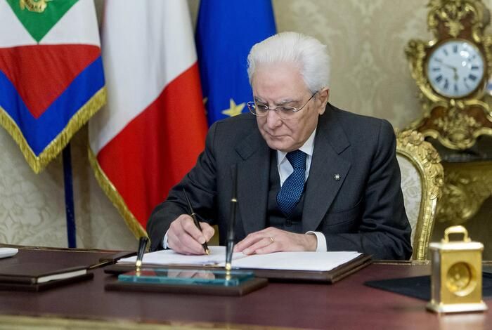 Mattarella firma 5 provvedimenti di grazia