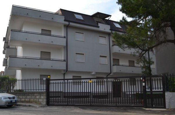 Palazzo Arpacal, tutti a processo