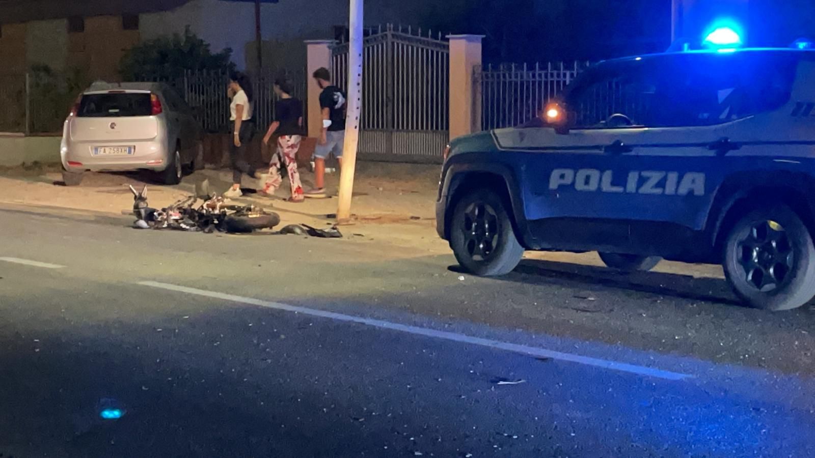 Brutto incidente a Corigliano Rossano, grave un 19enne – FOTO E VIDEO