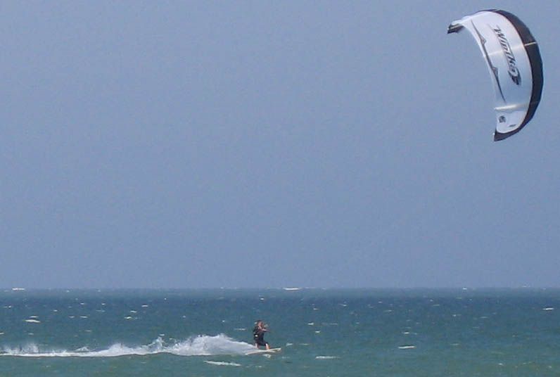 Incidente nel mare di Nicotera, grave un kite surfer