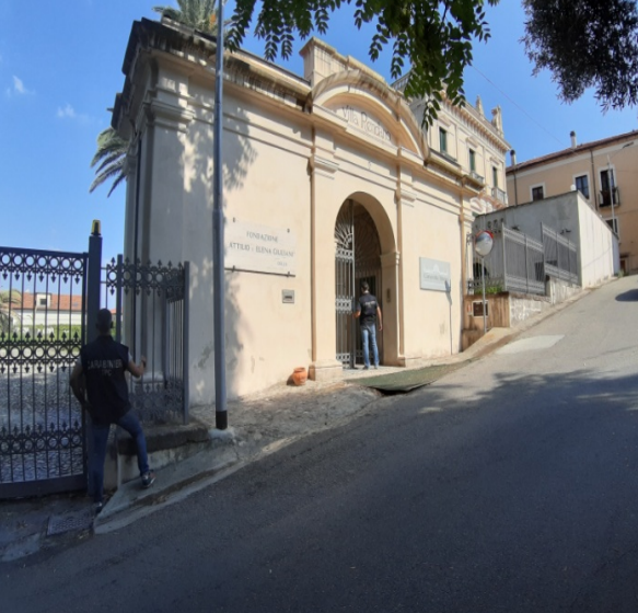 Furto all'interno di “Villa Rendano”, arrestati due pregiudicati