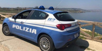 Crotone, sequestrati oltre 450 grammi di infiorescenze di marijuana in un cannabis shop. Sanzioni e denunce