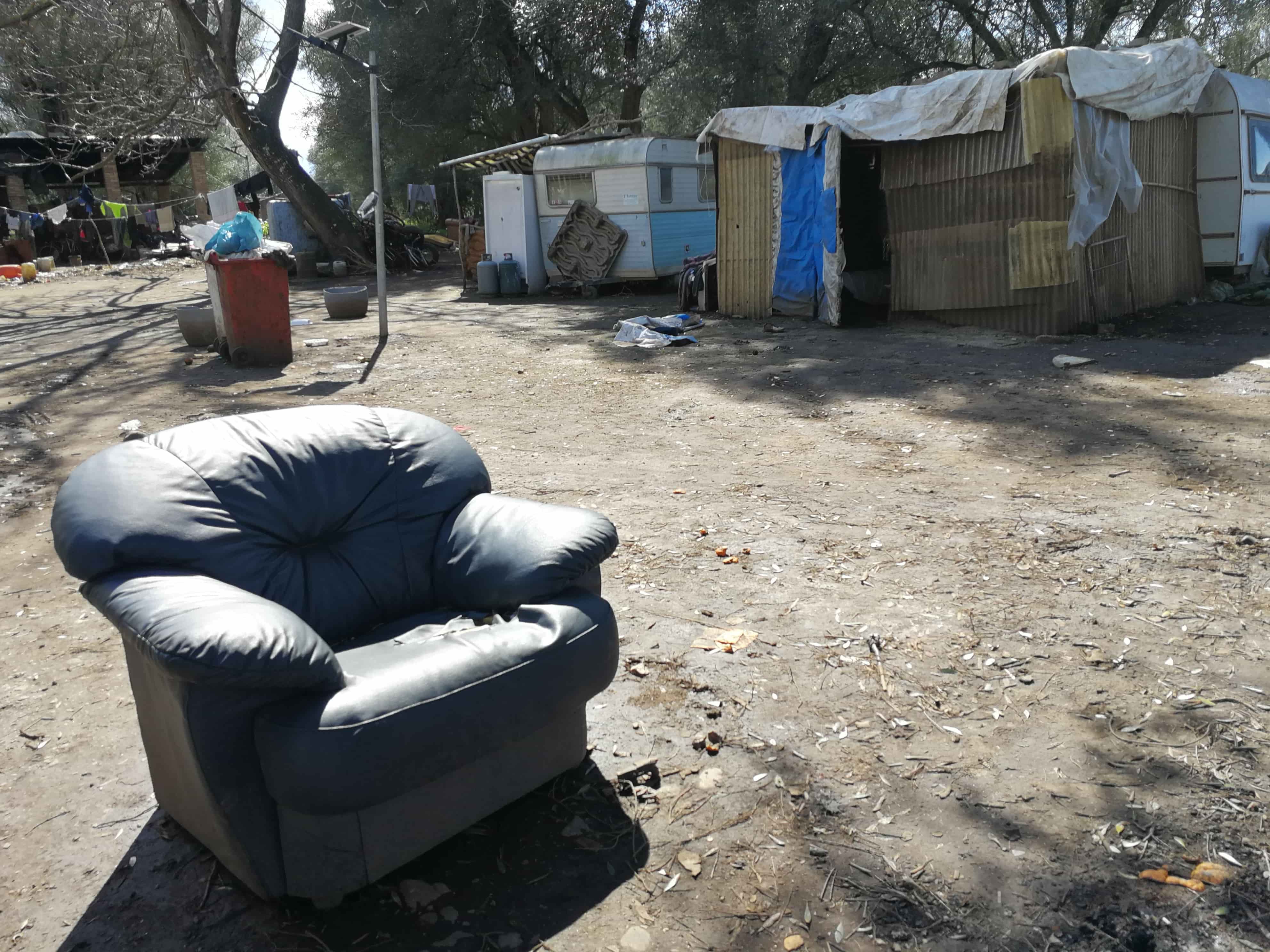 Il progetto della Regione per svuotare le baraccopoli. «Per evitare i "ghetti" va cambiata la legge»