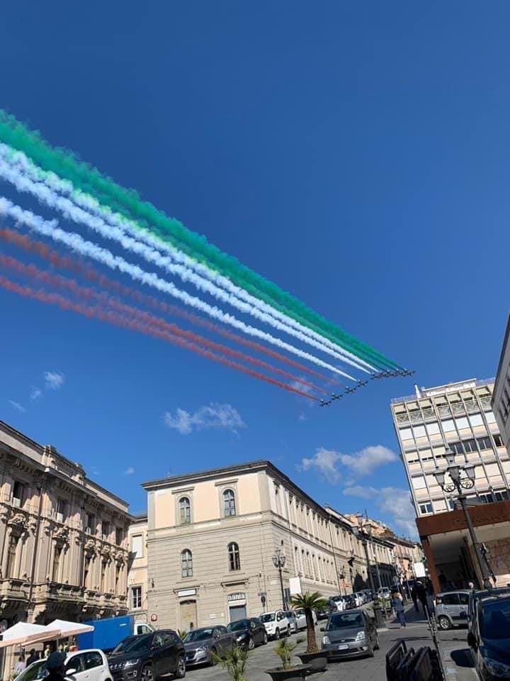 A Catanzaro lo spettacolo delle Frecce Tricolori – VIDEO