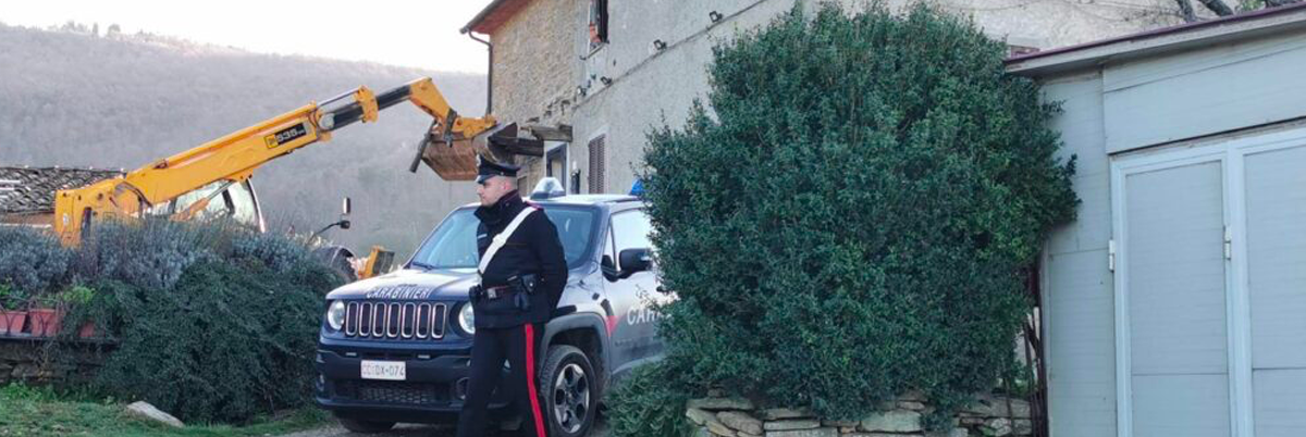 Tenta di abbattere con una ruspa la casa del vicino. Ucciso con un colpo di fucile