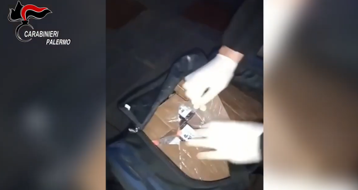 Palermo, 20kg di hashish nascosti in auto: padre e figlio calabresi arrestati – VIDEO