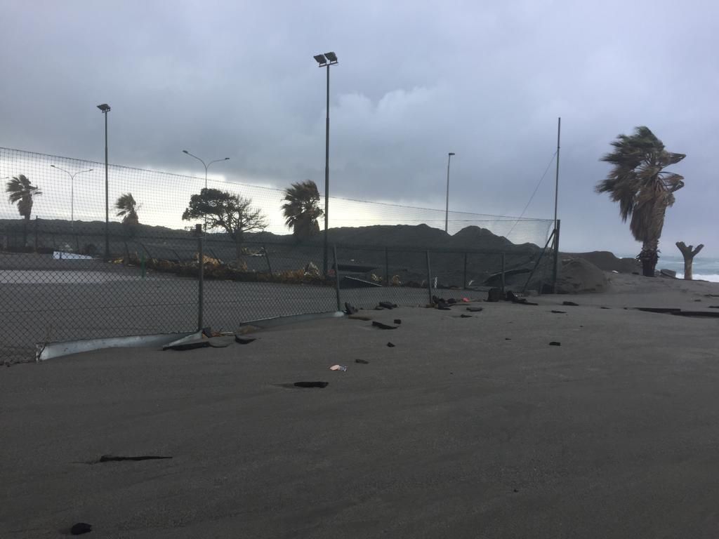 Nocera Terinese, la prima mareggiata minaccia il centro abitato