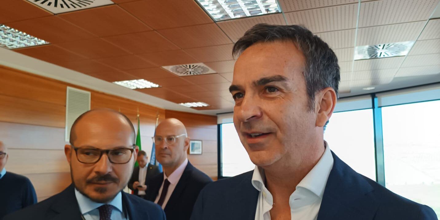 Sanità, Occhiuto: «Stiamo facendo nuovi concorsi». Slitta di qualche giorno l’arrivo dei medici cubani