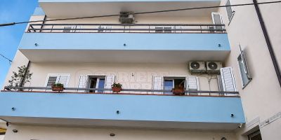 Lamezia, la “casa invisibile” nel fortino dei Torcasio diventata presidio sociale. «Si possono fare cose giuste a viso aperto»