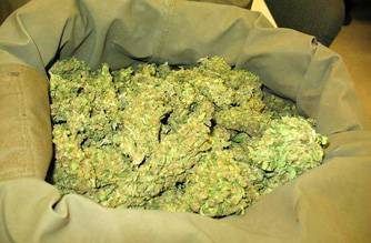 Beccato a Lamezia con 4 chili di erba in auto