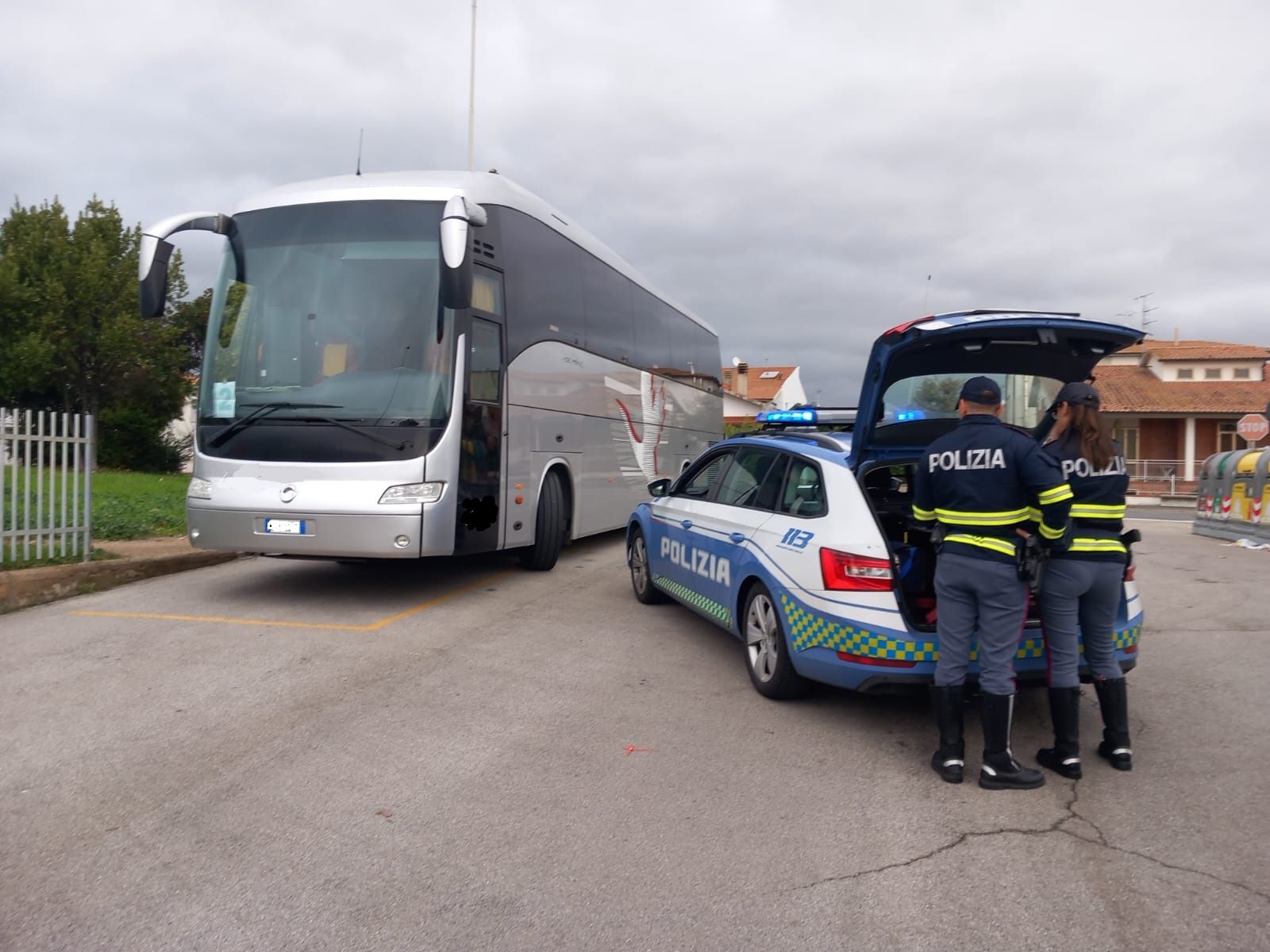 In viaggio sul bus dalla Calabria con coca, arrestata a Torino