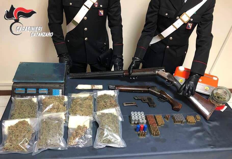 Curinga, i carabinieri trovano armi e droga. In arresto un 24enne