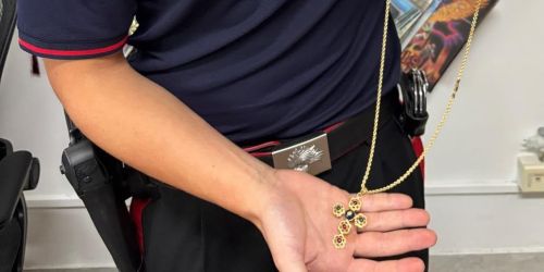 Lungro, rubata la collana in oro dalla Statua della Madonna del Carmelo: arrestato l'autore del furto