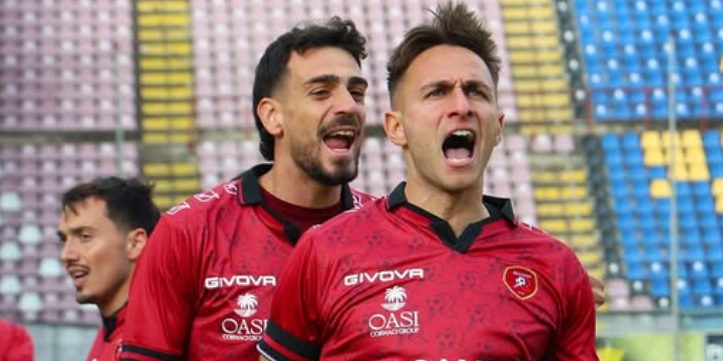 La Reggina non si ferma più: derby dominato e sogno promozione vivo. Il Sambiase frena