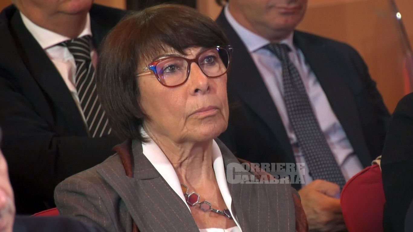 Centro Lanzino, Bruni presenta un’interrogazione: servono risposte immediate