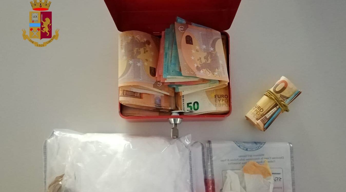 Cosenza, arrestato un 27enne in possesso di mezzo chilo di cocaina