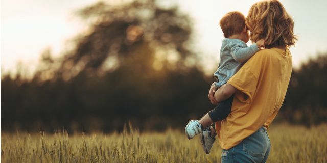 Essere mamme ai tempi del Covid, nel reportage anche il modello iGreco