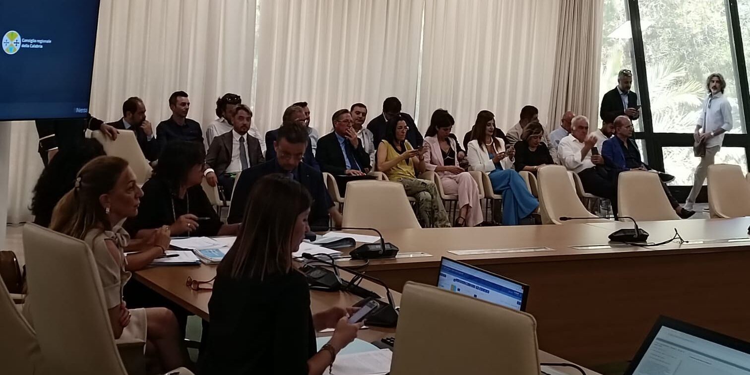 Autonomia, la mobilitazione del centrosinistra. Ma il centrodestra alza un muro invalicabile