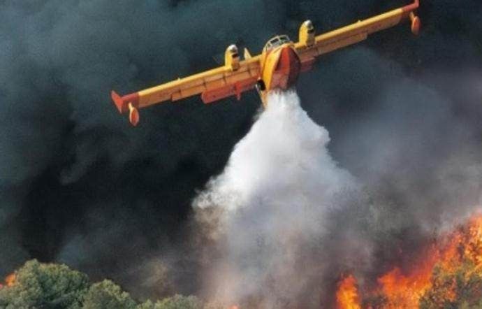 Incendi, turisti evacuati a Camigliatello