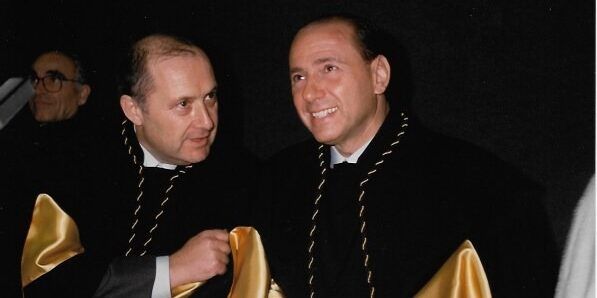 Quando Berlusconi ricevette (tra le polemiche) la laurea “honoris causa” all’Università della Calabria