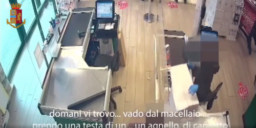 Intimidazioni con teste di maiale e capretto, i metodi arcaici del clan a Milano