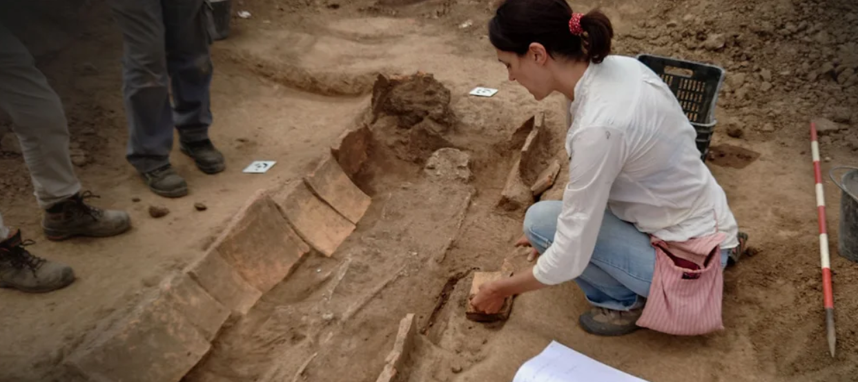 Due lamine d’oro a Favella di Corigliano-Rossano. L’incredibile scoperta verrà studiata in pubblico