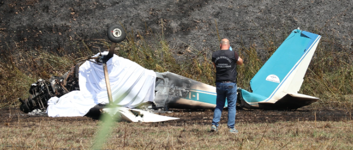 Ultraleggero precipita e prende fuoco, due morti