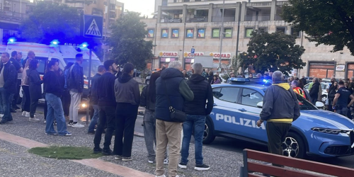 Violenta rissa in viale Mancini, caos e traffico bloccato a Cosenza
