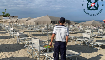 Cirò Marina, stabilimento balneare occupa 375 metri quadri di spiaggia in più: denunciato il titolare