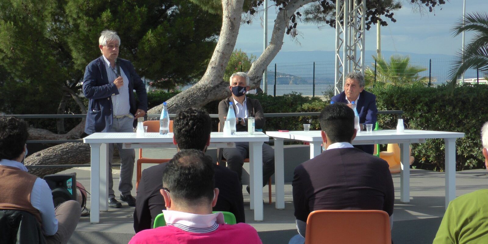 La prima di Coraggio Italia con Quagliariello: «Noi allarghiamo il centrodestra. Lista pronta a giugno»