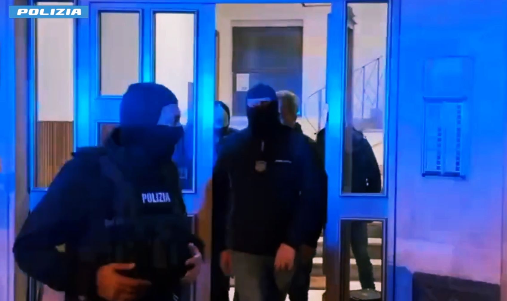 L’affiliato dell’Isis arrestato in Calabria: l’indottrinamento con manuali di morte e video di attentati – VIDEO