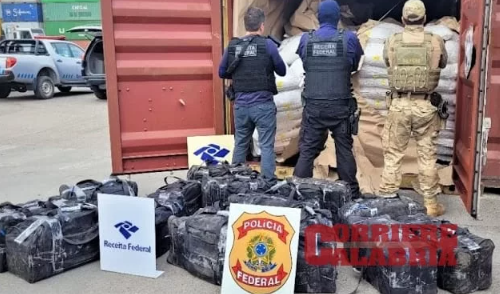 Le armi da guerra della ‘ndrangheta: mitragliatori nei carichi di cocaina dal Sudamerica. «Se vuoi ho anche 50 chili di tritolo»