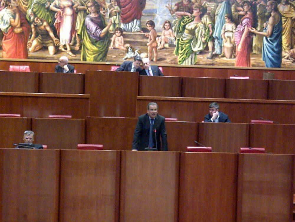 CAOS RIFIUTI | La Regione apre ai privati