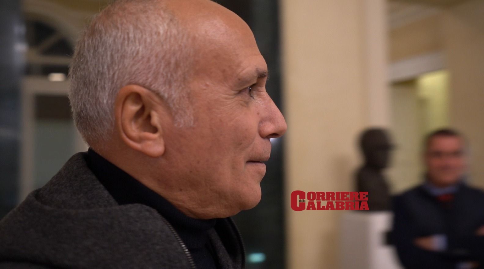 Franz è il suo nome e ha provato a vincere alla Provincia di Cosenza. Ha perso per fuoco amico di un ospizio di svaniti chiamato centrosinistra