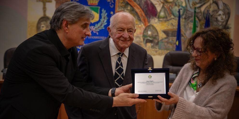 Cosenza, la Commissione Cultura del Comune rende omaggio a Franco Plastina